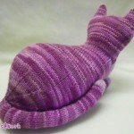 猫の編みぐるみ：横